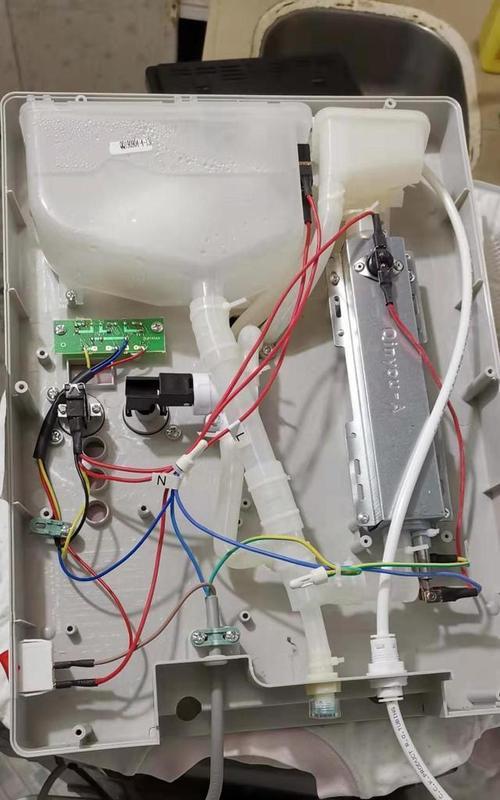 饮水机消毒除垢的有效方法（保证家庭饮水安全的关键步骤与技巧）